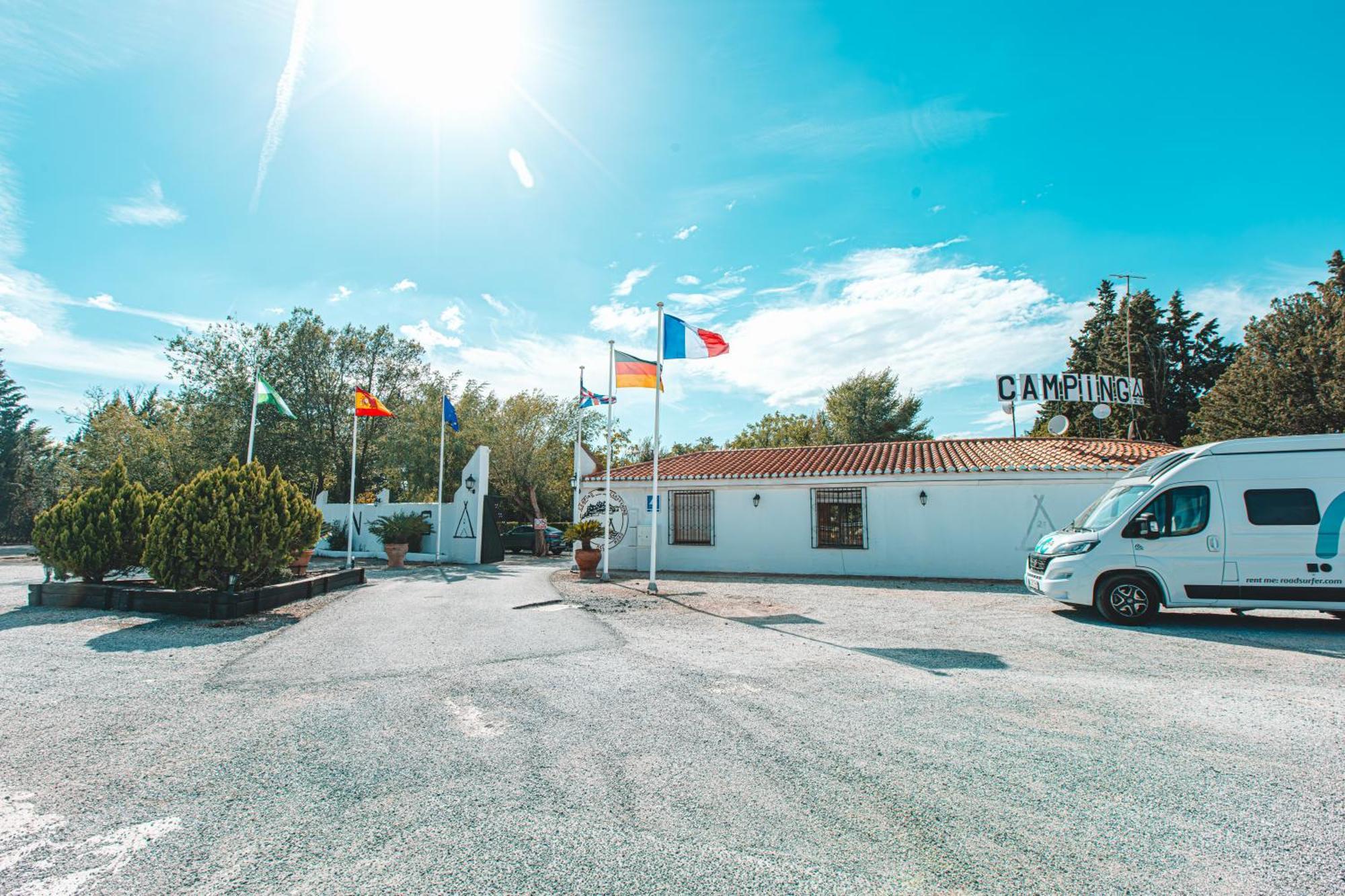 Camping & Bungalows Suspiro Del Moro Otura Buitenkant foto